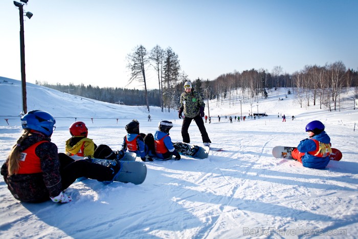 Žagarkalna trasēs gaidīti gan lieli, gan mazi slēpotāji un snovotāji. Mazie, kuri vēl tikai tikai kāps uz slēpēm vai snova, aicināti uz Bērnu slēpošan Žagarkalna trasēs gaidīti gan lieli, gan mazi slēpotāji un snovotāji. Mazie, kuri vēl tikai tikai kāps uz slēpēm vai snova, aicināti uz Bērnu slēpošan 87250