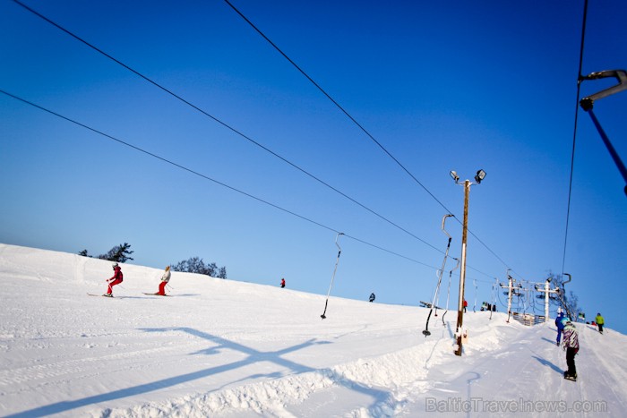 Žagarkalna trasēs gaidīti gan lieli, gan mazi slēpotāji un snovotāji. Mazie, kuri vēl tikai tikai kāps uz slēpēm vai snova, aicināti uz Bērnu slēpošan Žagarkalna trasēs gaidīti gan lieli, gan mazi slēpotāji un snovotāji. Mazie, kuri vēl tikai tikai kāps uz slēpēm vai snova, aicināti uz Bērnu slēpošan 87270