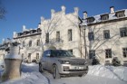 Range Rover SDV8 Vogue iebrauc Kurzemes lepnākās muižas pagalmā - Rūmenes muižā - www.rumene.lv 26