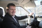 BalticTravelnews.com direktors Aivars Mackevičs iepazīst Range Rover automobili pirmo reizi un atzīst, ka automobilis ir unikāls un iegūtās sajūtas va 55