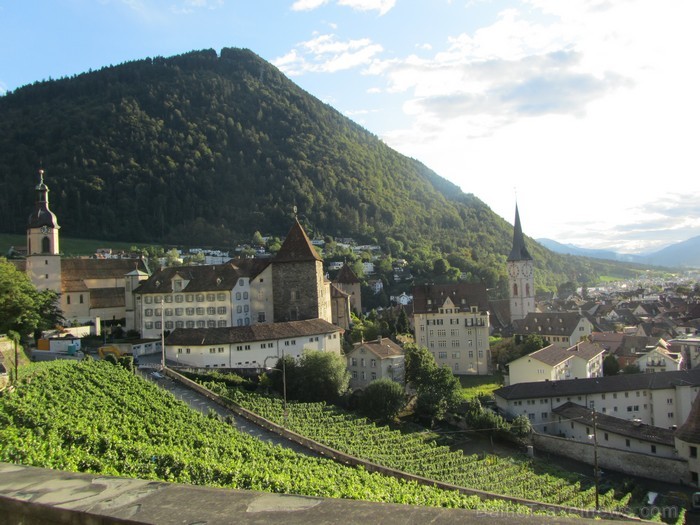 Šveices DA daļā atrodas vecākā Šveices pilsēta un kantona Graubünden galvaspilsēta - Chur. www.myswitzerland.com 87600