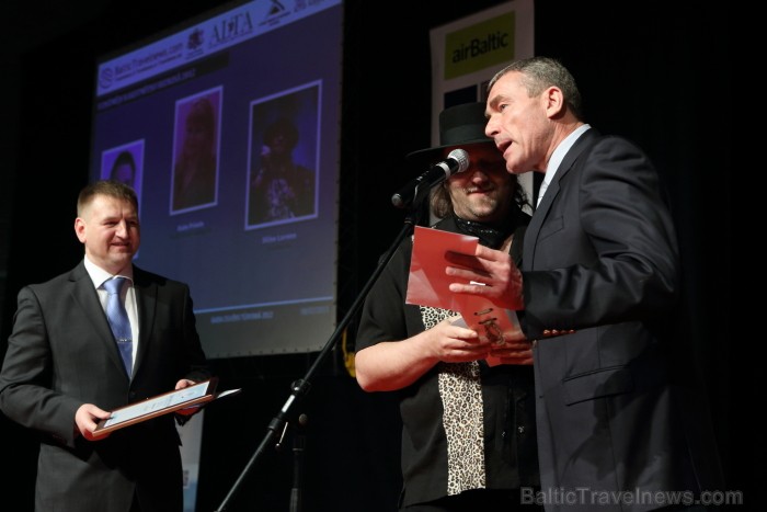 Balvu «Gada cilvēks tūrismā 2012» nominācijā «Uzņēmējs naktsmītņu biznesā 2012» saņem Stīvs Lorens, Liepājas viesnīca «Fontaine». Foto: Juris Ķilkuts, Balvu «Gada cilvēks tūrismā 2012» nominācijā «Uzņēmējs naktsmītņu biznesā 2012» saņem Stīvs Lorens, Liepājas viesnīca «Fontaine». Foto: Juris Ķilkuts, 88061