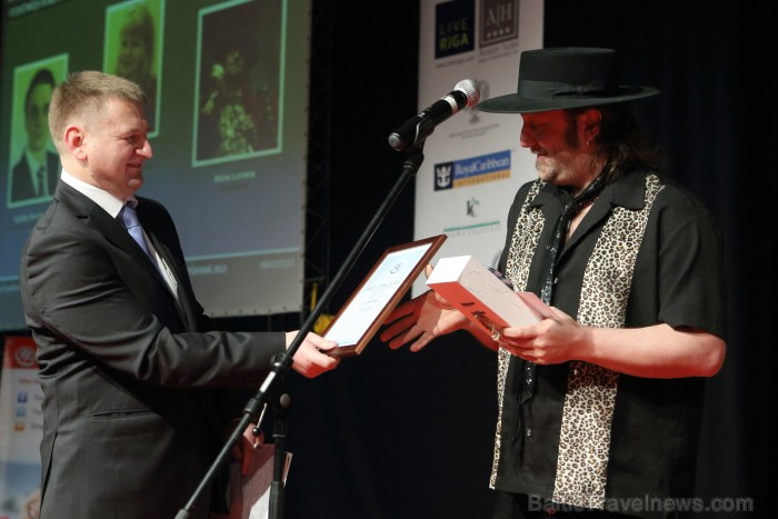 Balvu «Gada cilvēks tūrismā 2012» nominācijā «Uzņēmējs naktsmītņu biznesā 2012» saņem Stīvs Lorens, Liepājas viesnīca «Fontaine». Foto: Juris Ķilkuts, Balvu «Gada cilvēks tūrismā 2012» nominācijā «Uzņēmējs naktsmītņu biznesā 2012» saņem Stīvs Lorens, Liepājas viesnīca «Fontaine». Foto: Juris Ķilkuts, 88062