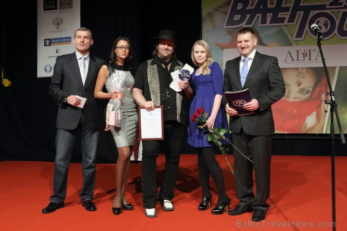 Balvu «Gada cilvēks tūrismā 2012» nominācijā «Uzņēmējs naktsmītņu biznesā 2012» saņem Stīvs Lorens, Liepājas viesnīca «Fontaine». Foto: Juris Ķilkuts, Balvu «Gada cilvēks tūrismā 2012» nominācijā «Uzņēmējs naktsmītņu biznesā 2012» saņem Stīvs Lorens, Liepājas viesnīca «Fontaine». Foto: Juris Ķilkuts, 88066
