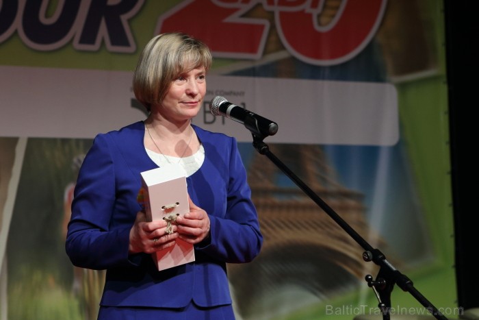 Balvu «Gada cilvēks tūrismā 2012» nominācijā «Tūrisma informācijas centra vadītājs 2012» saņem Līga Kondrāte, Ludzas TIC. Foto: Juris Ķilkuts, FotoAte Balvu «Gada cilvēks tūrismā 2012» nominācijā «Tūrisma informācijas centra vadītājs 2012» saņem Līga Kondrāte, Ludzas TIC. Foto: Juris Ķilkuts, FotoAte 88082