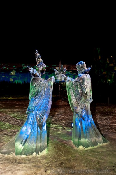 15. jubilejas gada skulptūras veidotas no rekordliela ledus daudzuma, bet skatītāji Jelgavā tika pārsteigti ar dažādiem priekšnesumiem un šoviem. www. 88113