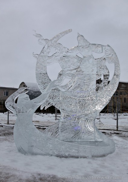 15. jubilejas gada skulptūras veidotas no rekordliela ledus daudzuma, bet skatītāji Jelgavā tika pārsteigti ar dažādiem priekšnesumiem un šoviem. www. 88118