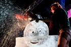 15. jubilejas gada skulptūras veidotas no rekordliela ledus daudzuma, bet skatītāji Jelgavā tika pārsteigti ar dažādiem priekšnesumiem un šoviem. www. 3