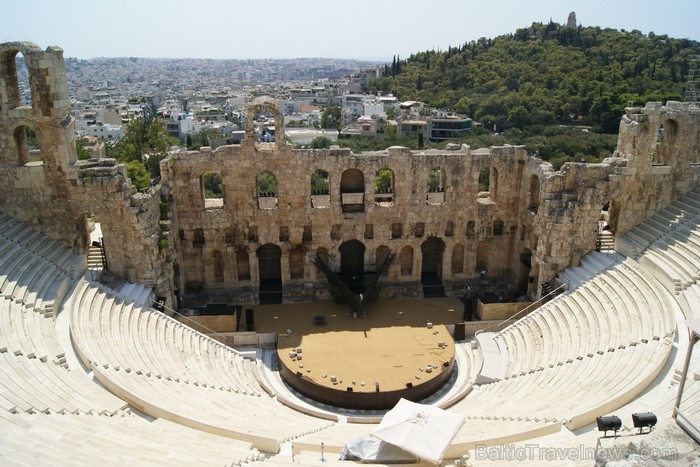 No Akropoles paveras satriecošs skats uz pilsētu. www.visitgreece.gr 88566