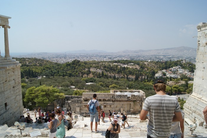 No Akropoles paveras satriecošs skats uz pilsētu. www.visitgreece.gr 88569