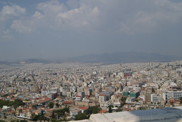 No Akropoles paveras satriecošs skats uz pilsētu. www.visitgreece.gr 88574