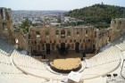 No Akropoles paveras satriecošs skats uz pilsētu. www.visitgreece.gr 14