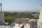 No Akropoles paveras satriecošs skats uz pilsētu. www.visitgreece.gr 17