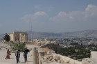 No Akropoles paveras satriecošs skats uz pilsētu. www.visitgreece.gr 23