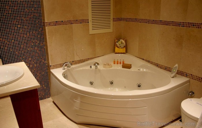 Gural Premier Belek viesnīca atrodas Turcijā, Vidusjūras krastā. Tā ir augstas klases viesnīca ar elegantiem numuriņiem, izcilu virtuvi un dažādām spo Gural Premier Belek viesnīca atrodas Turcijā, Vidusjūras krastā. Tā ir augstas klases viesnīca ar elegantiem numuriņiem, izcilu virtuvi un dažādām spo 88634
