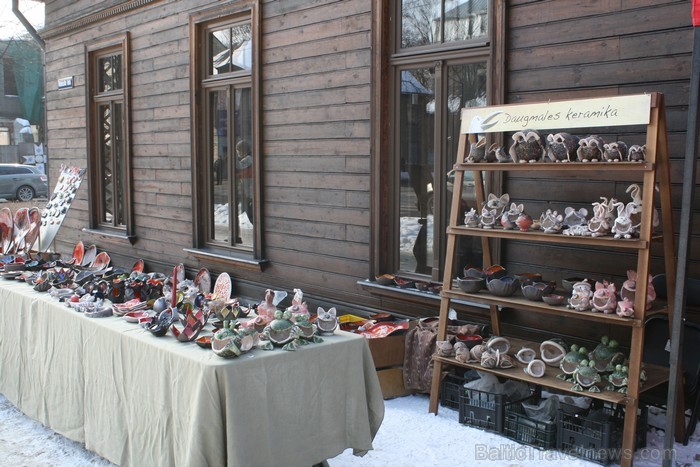 Tirdziņš Kalnciema kvartālā priecēja apmeklētājus ar garšīgiem un veselīgiem produktiem un interesantiem amatniecības izstrādājumiem. www.kalnciemaiel Tirdziņš Kalnciema kvartālā priecēja apmeklētājus ar garšīgiem un veselīgiem produktiem un interesantiem amatniecības izstrādājumiem. www.kalnciemaiel 88756