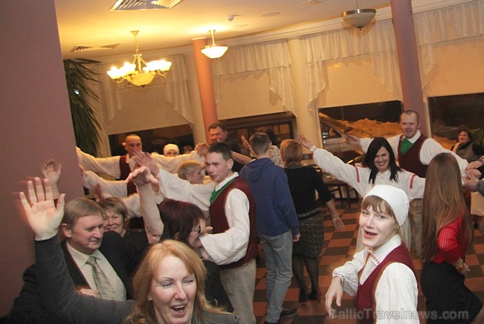 Latgales viesnīcas «Kolonna Hotel Rēzekne» restorāns «Rozalija» aicina uz lustīgajiem «Latgalīšu vokorim» - www.hotelkolonna.com 88888