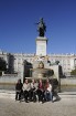 Daļa grupas pie Spānijas Karaļu pils, Madride - www.traveltime.lv 2