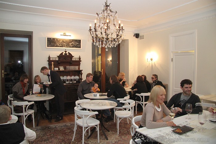 Restorānu tīkls «HEs Group» ar oficiālu pasākumu atver 6.03.2013 Rīgā jaunu restorānu-bistro «Priedaine» (Strēlnieku ielā 1A) - www.bistropriedaine.lv 89497