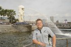 TRAVEL TIME īpašnieks Ēriks Lagzdiņš pozē pie Singapūras nozīmīgākā simbola – Tas Merlion - www.traveltime.lv 13