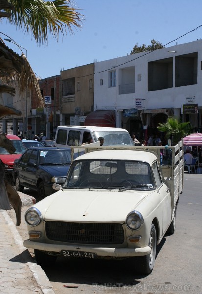 Medenina ir Tunisijas pilsēta, uz kuru ceļotāji dodas brīnumaino panorāmu meklējumos. Te var atrast berberu un romiešu kultūru pieminekļus. Šodien ied 90347