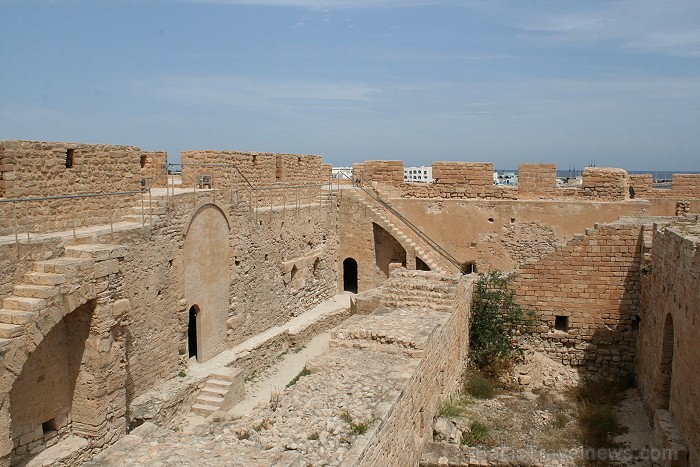 Ghazi Mustapha Fort ir nozīmīgs tūrisma objekts Džerbas salā (Tunisija). Tas tika celts 15.gds., kad sultāns Abu Fares gatavojās cīņai pret spāņu kara 90363