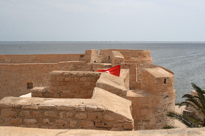 Ghazi Mustapha Fort ir nozīmīgs tūrisma objekts Džerbas salā (Tunisija). Tas tika celts 15.gds., kad sultāns Abu Fares gatavojās cīņai pret spāņu kara 90364