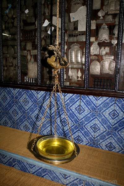 Sinagoga de la Ghriba atrodas Džerbas salā (Tunisijā), nelielā ciematā Er-Riyad. Sinagogā glabājas viens no vecākajiem Toras vīstokļiem pasaulē. Katru 90382
