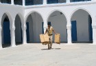 Sinagoga de la Ghriba atrodas Džerbas salā (Tunisijā), nelielā ciematā Er-Riyad. Sinagogā glabājas viens no vecākajiem Toras vīstokļiem pasaulē. Katru 23