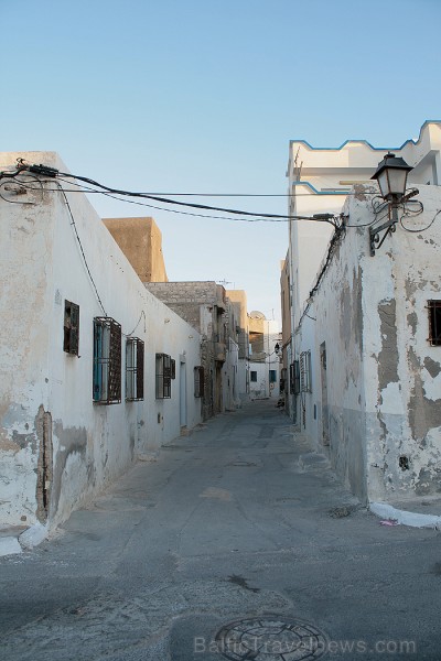 Mahdija ir neliela Tunisijas pilsēta, kura atrodas valsts dienvidu piekraste. Mahdija ir klasisks Tunisijas kūrorts ar daudziem zivju restorāniem, bal 90541