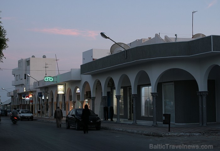 Mahdija ir neliela Tunisijas pilsēta, kura atrodas valsts dienvidu piekraste. Mahdija ir klasisks Tunisijas kūrorts ar daudziem zivju restorāniem, bal 90549