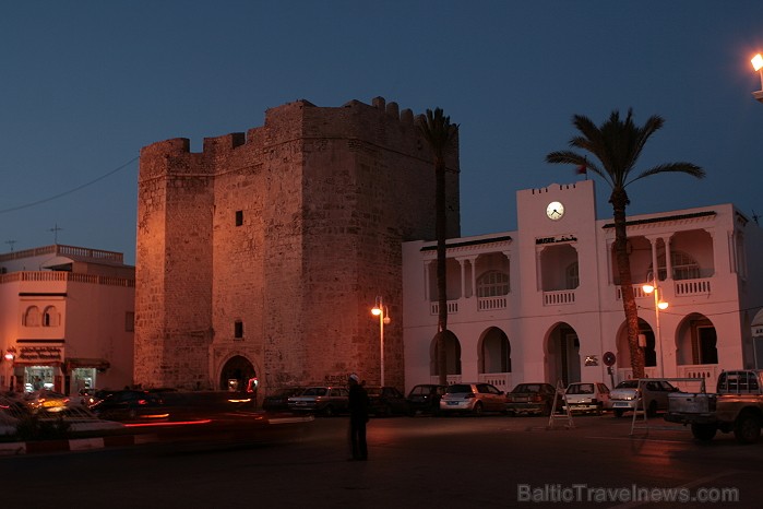 Mahdija ir neliela Tunisijas pilsēta, kura atrodas valsts dienvidu piekraste. Mahdija ir klasisks Tunisijas kūrorts ar daudziem zivju restorāniem, bal 90554