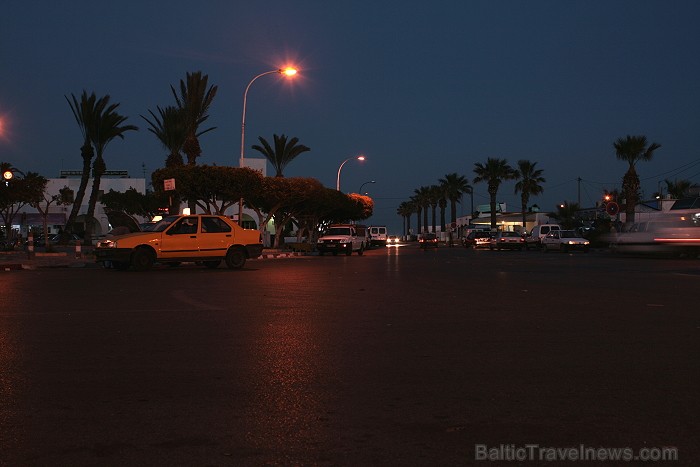 Mahdija ir neliela Tunisijas pilsēta, kura atrodas valsts dienvidu piekraste. Mahdija ir klasisks Tunisijas kūrorts ar daudziem zivju restorāniem, bal 90555