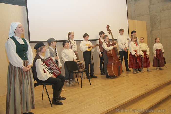 Filmas «Latgale. Trīs stāsti» pirmizrāde notika 15.03.2013 Rēzeknē, kur pulcējās liels skaits latgaliešu un Latgales patriotu, lai novērtētu filmu Filmas «Latgale. Trīs stāsti» pirmizrāde notika 15.03.2013 Rēzeknē, kur pulcējās liels skaits latgaliešu un Latgales patriotu, lai novērtētu filmu 90559