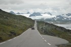 Sognefjords ir pats garākais fjords pasaulē un tiek saukts par fjordu karali. Tas ir 219 kilometru garš, sešus kilometrus plats un līdz pat 1308 metru 4