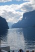 Sognefjords ir pats garākais fjords pasaulē un tiek saukts par fjordu karali. Tas ir 219 kilometru garš, sešus kilometrus plats un līdz pat 1308 metru 25