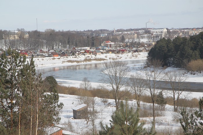 Daugava pie Krāsalavas ir jau labu laiku bez ledus, lai gan upe Daugavpils tuvumā ir vēl blīvā ledus slānī 90913