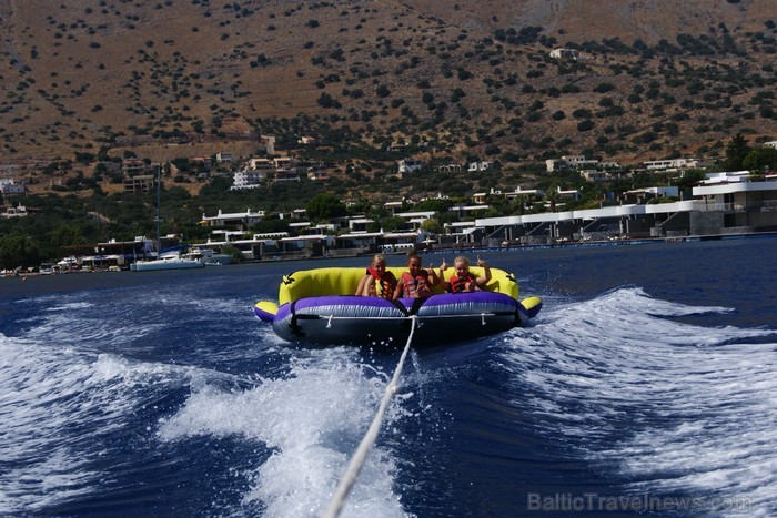 Krētas greznais kūrorts Elunda piedāvā dažādas atrakcijas uz ūdens gan ģimenēm ar bērniem, gan adrenalīna cienītājiem www.visitgreece.gr 91033