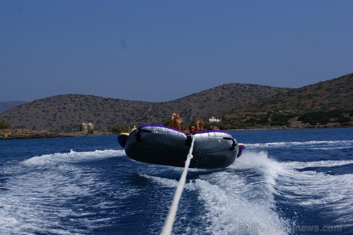 Krētas greznais kūrorts Elunda piedāvā dažādas atrakcijas uz ūdens gan ģimenēm ar bērniem, gan adrenalīna cienītājiem www.visitgreece.gr 91039