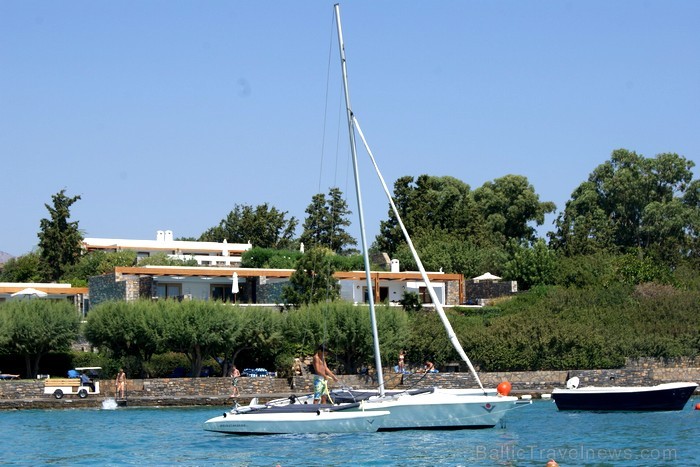 Krētas greznais kūrorts Elunda piedāvā dažādas atrakcijas uz ūdens gan ģimenēm ar bērniem, gan adrenalīna cienītājiem www.visitgreece.gr Krētas greznais kūrorts Elunda piedāvā dažādas atrakcijas uz ūdens gan ģimenēm ar bērniem, gan adrenalīna cienītājiem www.visitgreece.gr 91041
