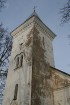 Zem baznīcas altārdaļas atrodas divas kapenes, kurās bija iebalzamēti sarkofāgos Ērberģes muižas īpašnieku Fītinghofa – Sēla, Aleksandra fon Taubes, b 16