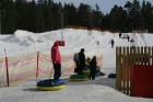 Sniega Parkā Mežaparkā vēl iespējams baudīt ziemas priekus, ko aktīvi izmanto gan bērni, gan pieaugušie www.sniegaparks.lv 11