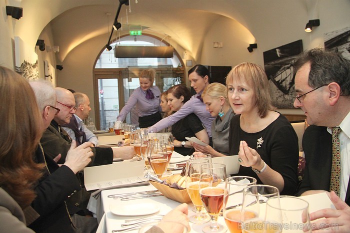Vecrīgas restorāns Le Dome rīkoja 03.04.2013 degustrācijas vakariņas ar plašu Latvijas alus izvēli - www.ZivjuRestorans.lv Vecrīgas restorāns Le Dome rīkoja 03.04.2013 degustrācijas vakariņas ar plašu Latvijas alus izvēli - www.ZivjuRestorans.lv 91392