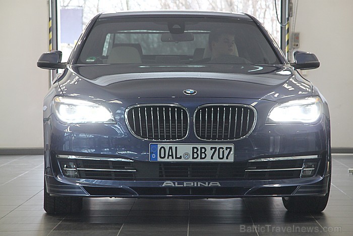 BMW Alpina B7 Biturbo (pilnpiedziņa) ar 540 zirgspēkiem un 730 Nm griezes momentu ieskrienas līdz 100 km/h par 4,5 sekundēm, bet maksimālais ātrums ir 91791