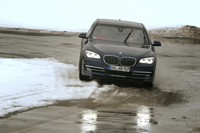 Travelnews.lv redakcija testē BMW Alpina modeļus sporta kompleksā 333. Foto: Juris Ķilkuts, www.fotoatelje.lv 92140
