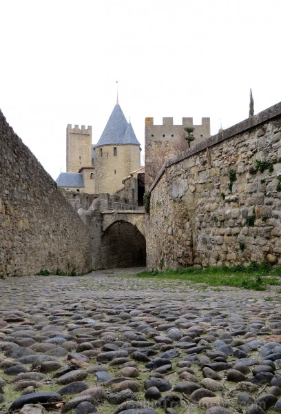 Brīnišķīgā pilsēta Karkasona Francijā ir viens no nedaudziem viduslaiku pieminekļiem, kas ir saglabājies gandrīz neskarts. Ilgus gadus te dzīvoja Volt 93028