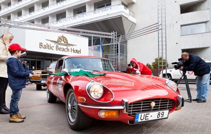 29.04.2013 pie Baltic Beach Hotel galvenās ieejas startēja unikālais ģimeņu rallijs autoklasikā Rally Teens 2013. 29.04.2013 pie Baltic Beach Hotel galvenās ieejas startēja unikālais ģimeņu rallijs autoklasikā Rally Teens 2013. 93061
