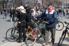 Rīgas velo nedēļas 2013 ietvaros velosipēdisti pie Brīvības pieminekļa pulcējās uz Rīga velo parādi - iepazīsti Pārdaugavu. 21