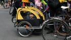 Rīgas velo nedēļas 2013 ietvaros velosipēdisti pie Brīvības pieminekļa pulcējās uz Rīga velo parādi - iepazīsti Pārdaugavu. 23