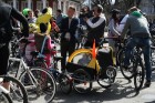 Rīgas velo nedēļas 2013 ietvaros velosipēdisti pie Brīvības pieminekļa pulcējās uz Rīga velo parādi - iepazīsti Pārdaugavu. 28